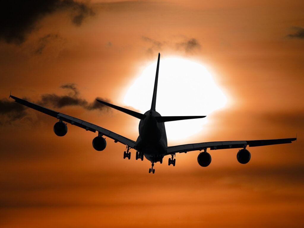 aircraft-1362587_1280