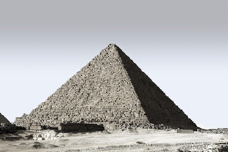pyramid-3478575_1280